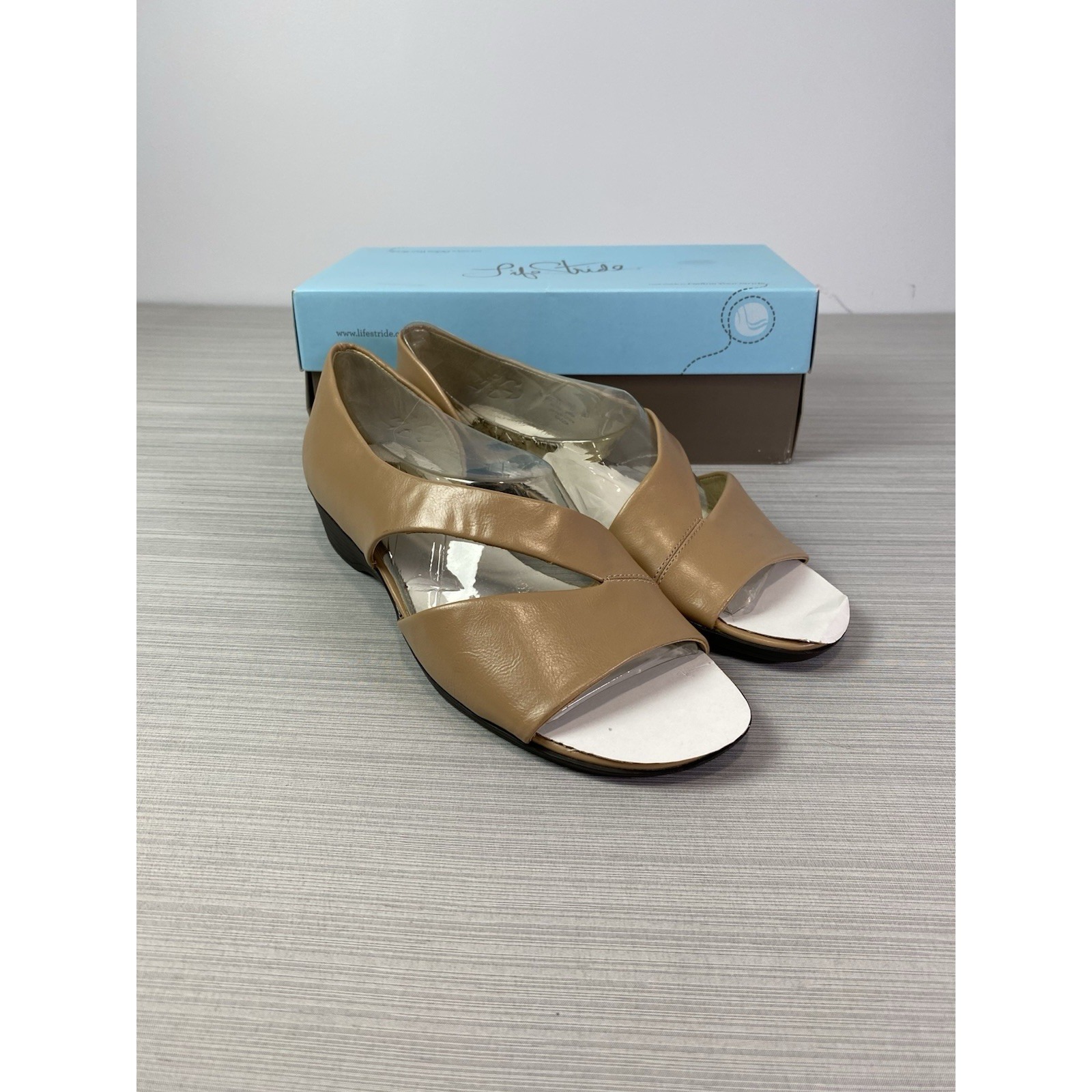 Lifestride Womens Magda Taupe Wedge Sandals Size 9 12 M  Soft System